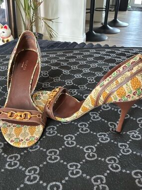 Gucci Brown & Multicolor Pineapple Jacquard Slingback Heels with Gold Chain